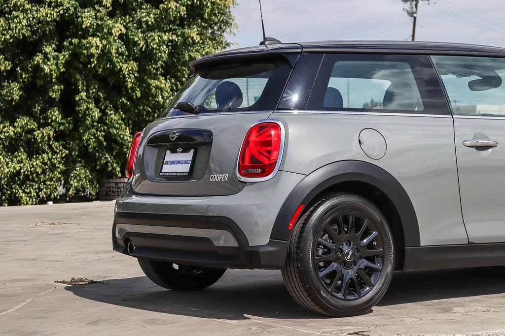 Used 2023 MINI Cooper 2-Door Hardtop FWD image 12