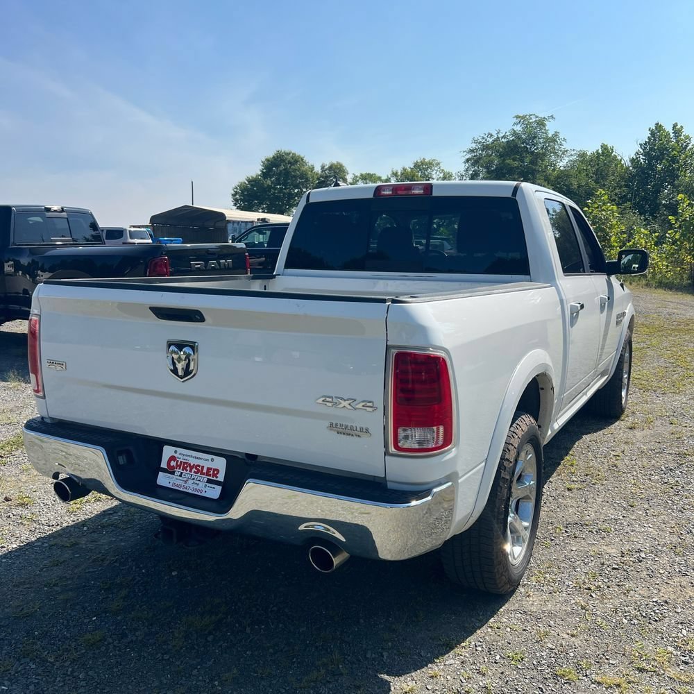 Used 2017 RAM 1500 Laramie AWD/4WD image 3