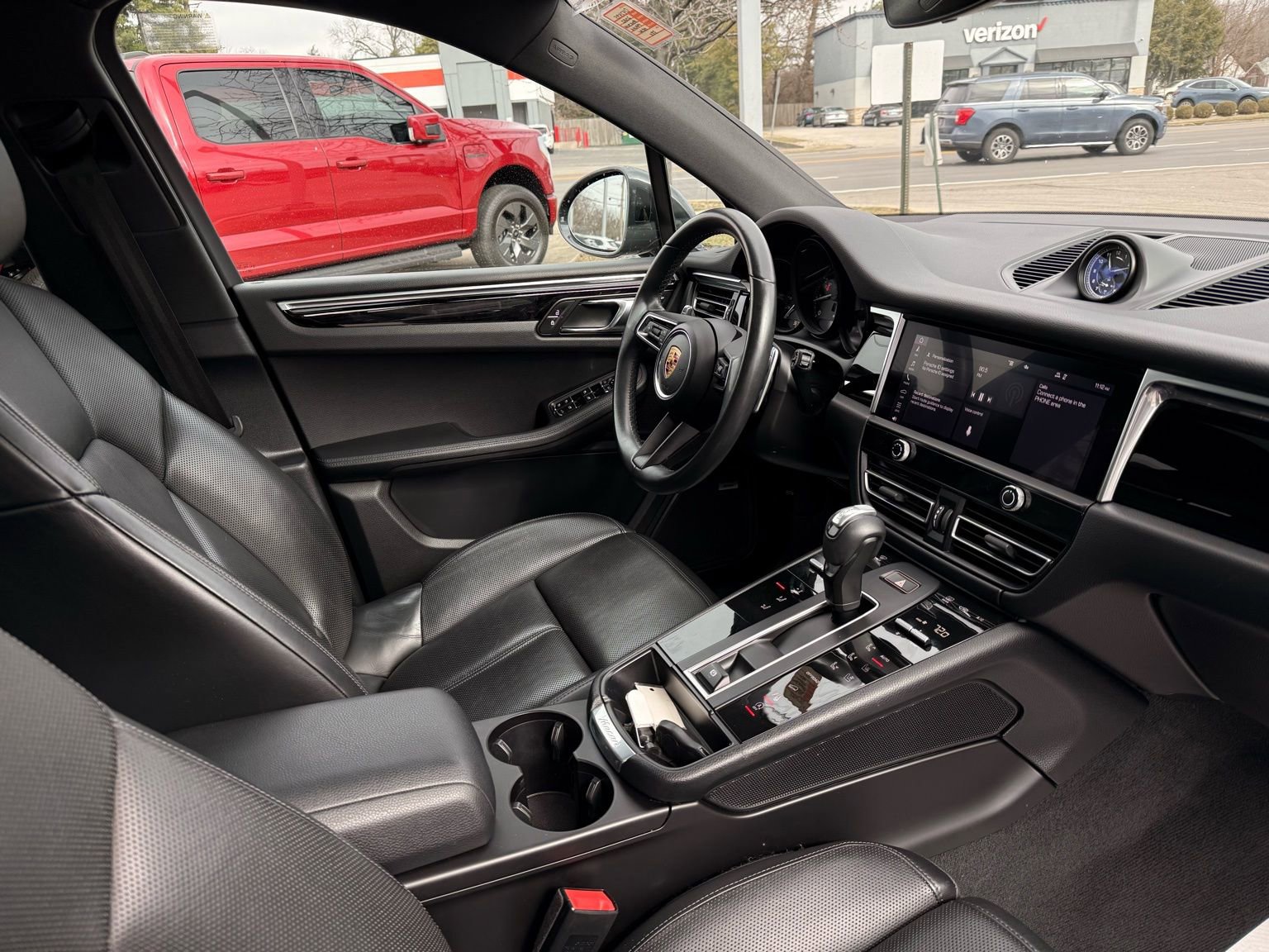 Used 2022 Porsche Macan image 20