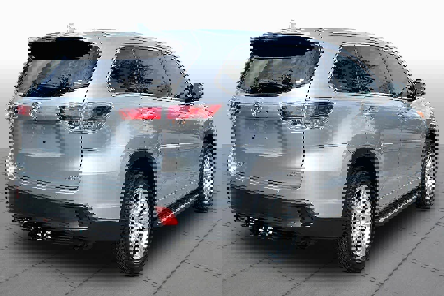 Used 2015 Toyota Highlander Limited Platinum FWD image 13