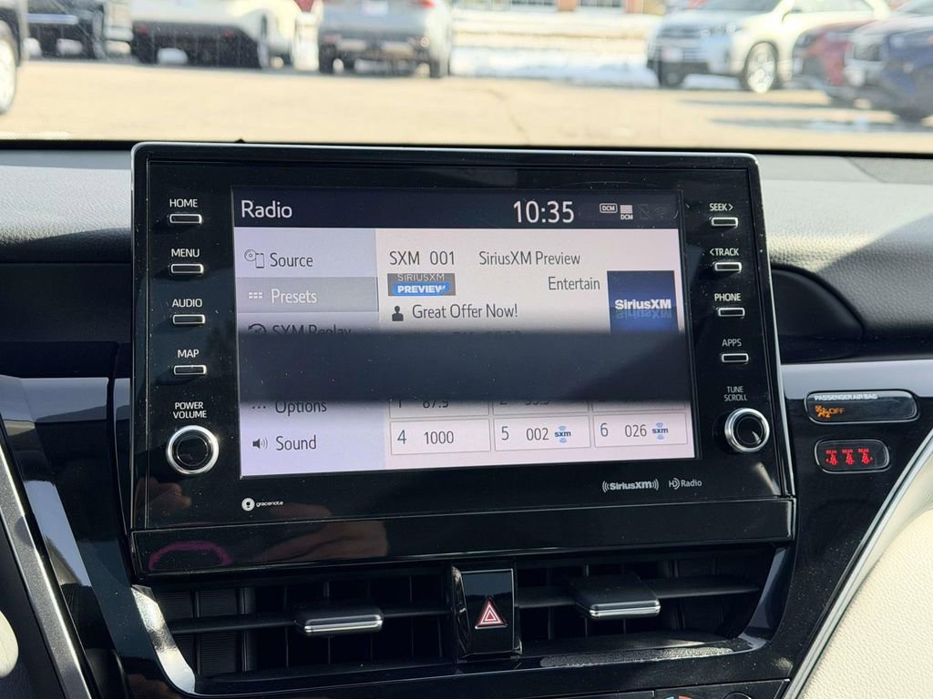 Certified 2022 Toyota Camry SE image 3