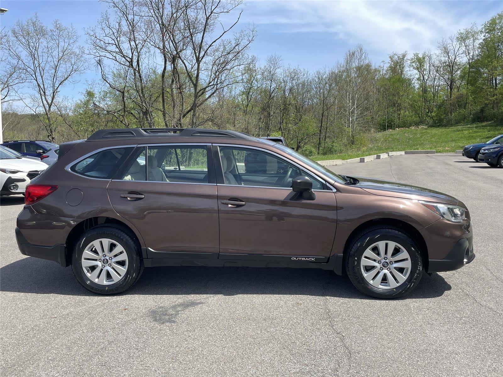 Used 2019 Subaru Outback 2.5i AWD/4WD image 6
