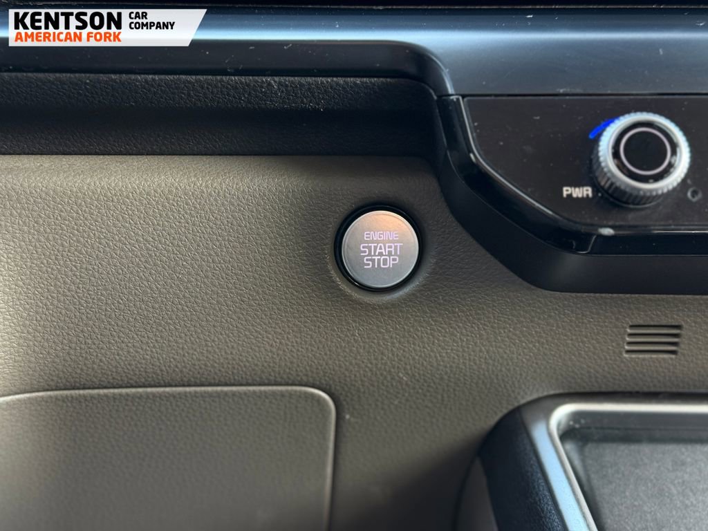 Used 2025 Kia Carnival image 32