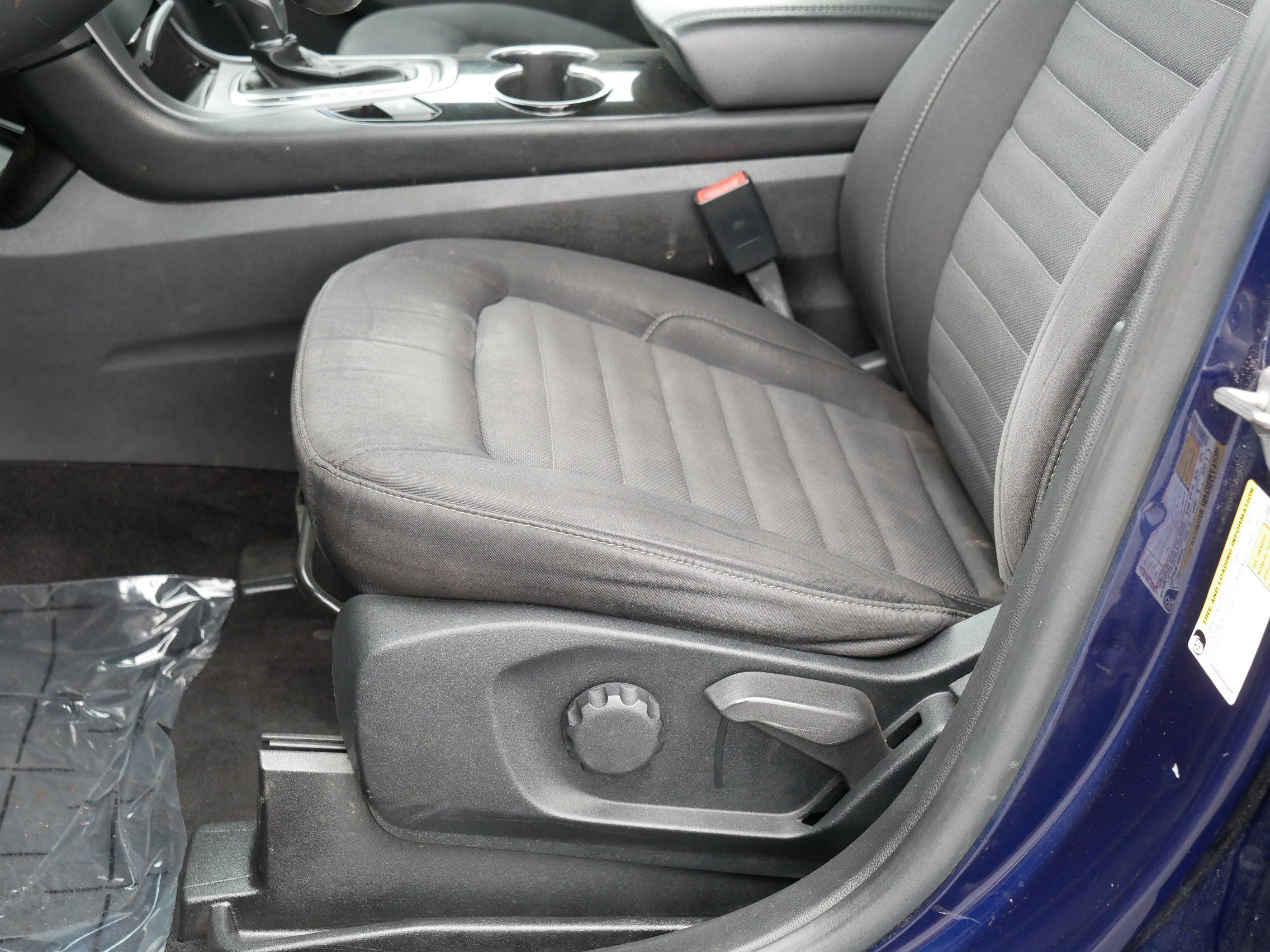 Used 2016 Ford Edge SE AWD/4WD image 13
