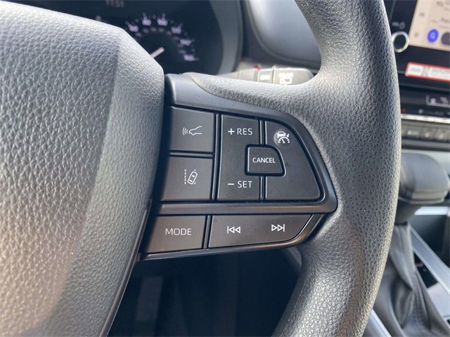 Used 2025 Toyota Sienna LE image 21