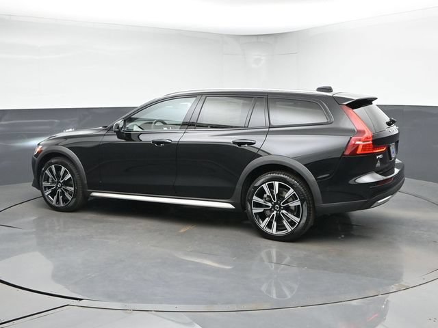 New 2026 Volvo V60 B5 Cross Country Ultra w/ Climate Package AWD/4WD image 7