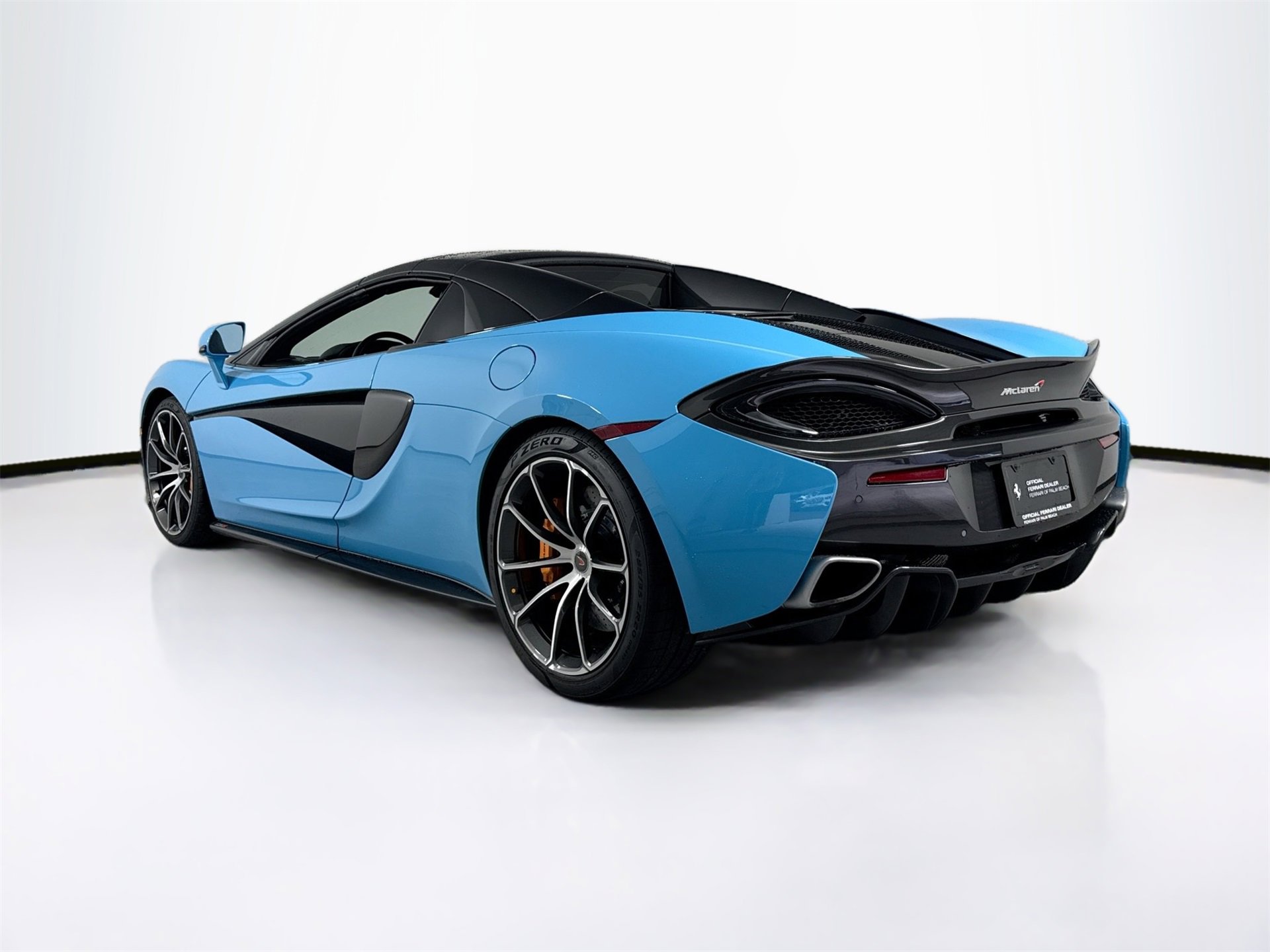 Used 2018 McLaren 570S Spider image 5