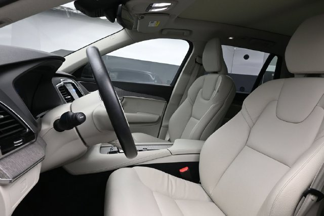 Used 2024 Volvo XC90 B6 Plus w/ Protection Package Premier AWD/4WD image 10