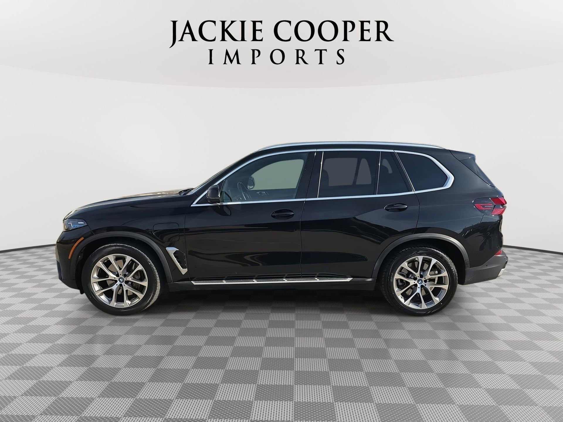 Used 2025 BMW X5 xDrive50e image 8