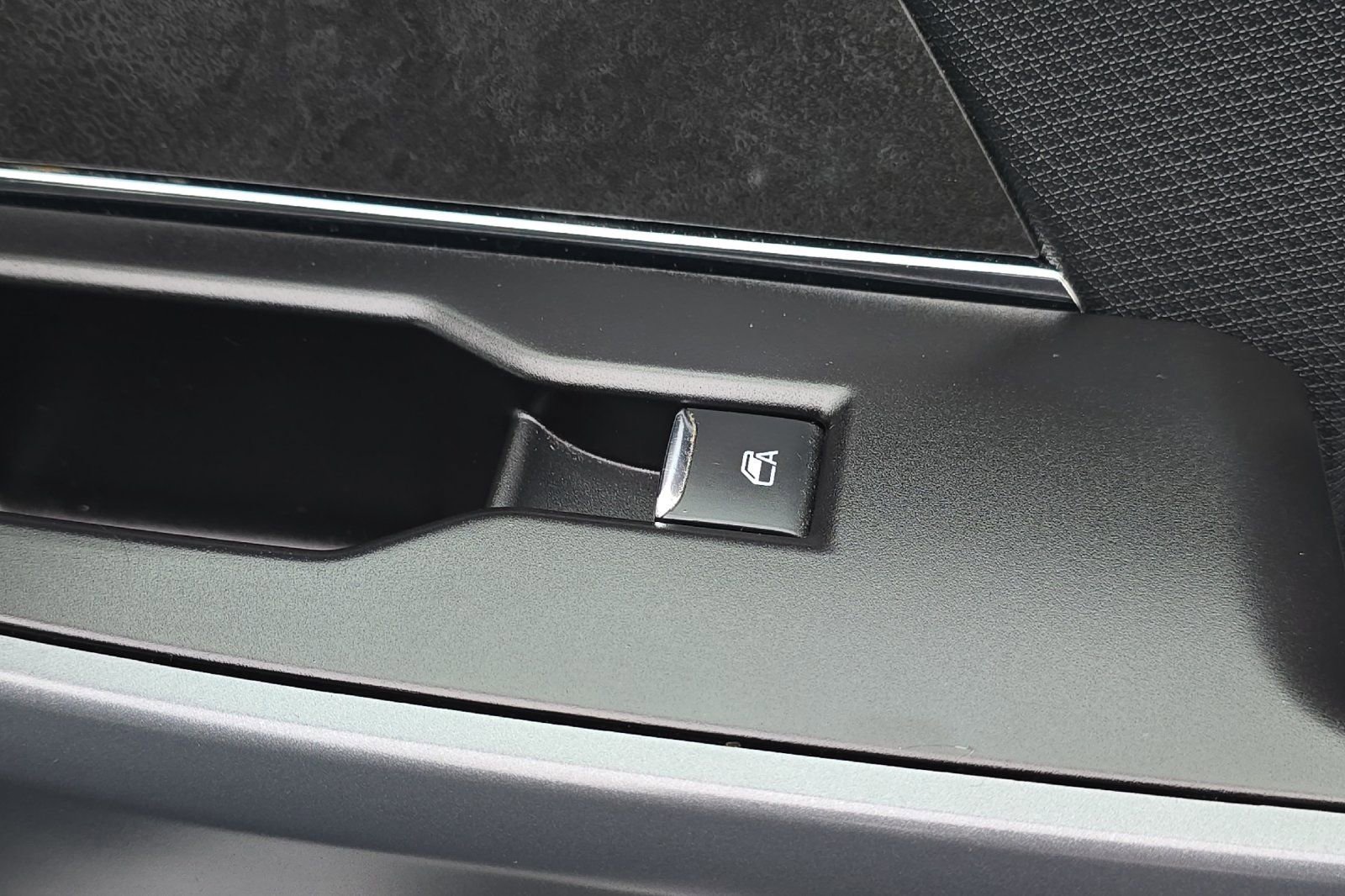 Used 2024 Ford F150 XLT w/ Mobile Office Package image 20