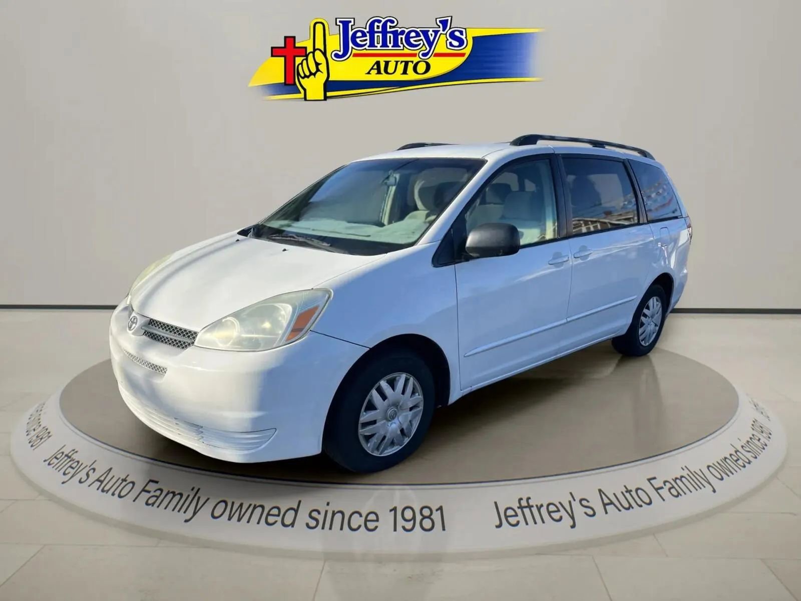 Used 2005 Toyota Sienna CE image 2