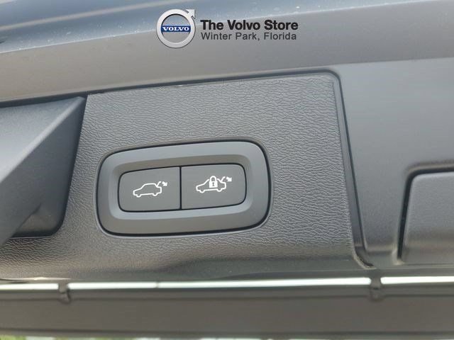 New 2026 Volvo XC60 B5 Ultra w/ Protection Package Premier AWD/4WD image 9