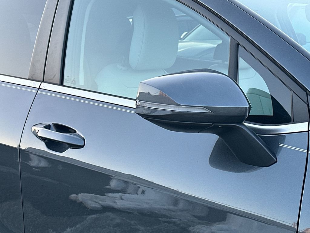 Certified 2024 Kia Sportage EX image 9