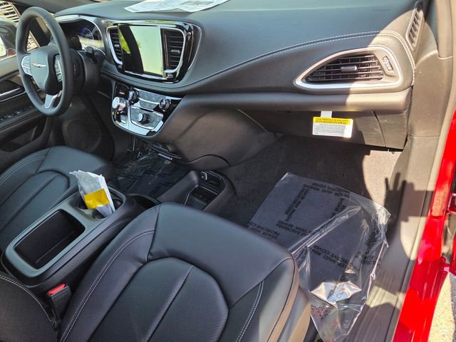New 2026 Chrysler Pacifica Select FWD image 15
