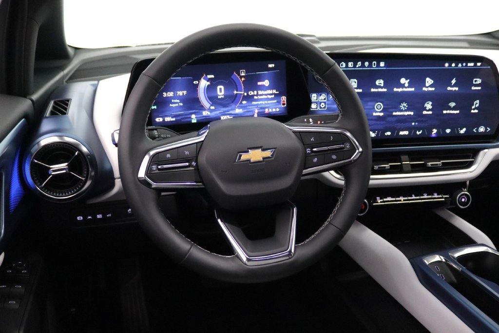 Certified 2025 Chevrolet Equinox EV LT FWD image 12