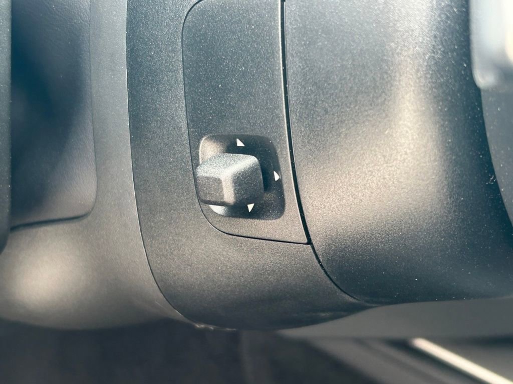 Used 2024 Mercedes-Benz E 350 4MATIC Sedan image 31