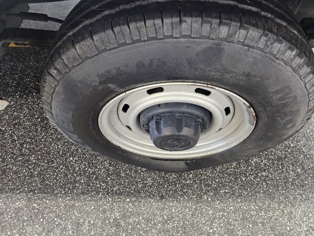 Used 2001 Dodge B2500 Passenger image 27