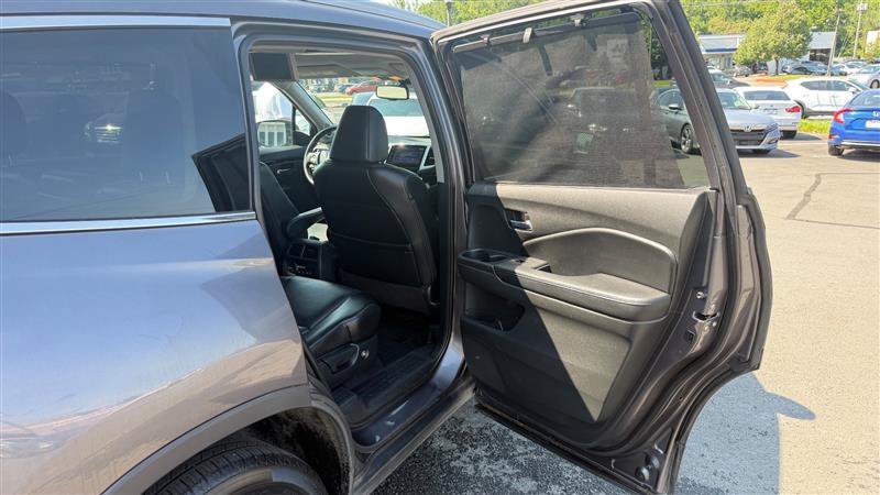 Used 2017 Honda Pilot Touring image 38