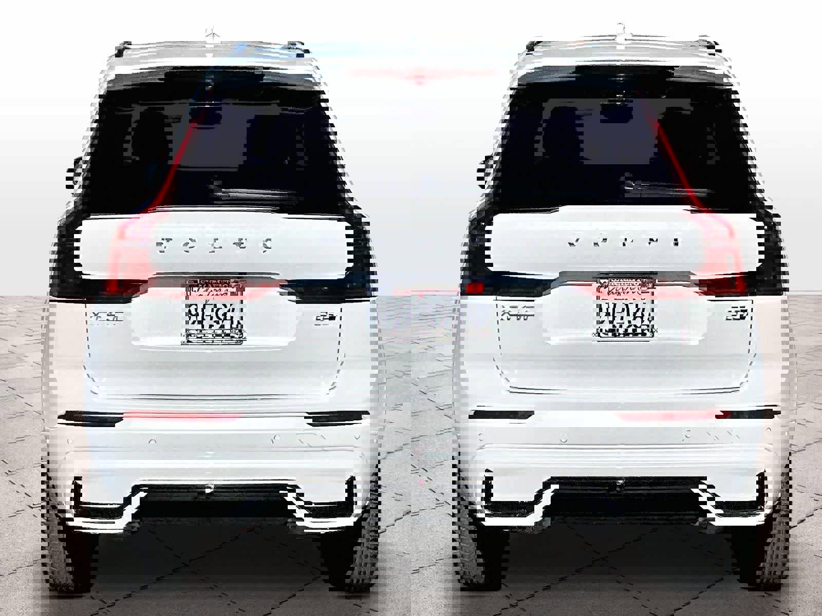 Used 2026 Volvo XC60 B5 Ultra w/ Climate Package image 6