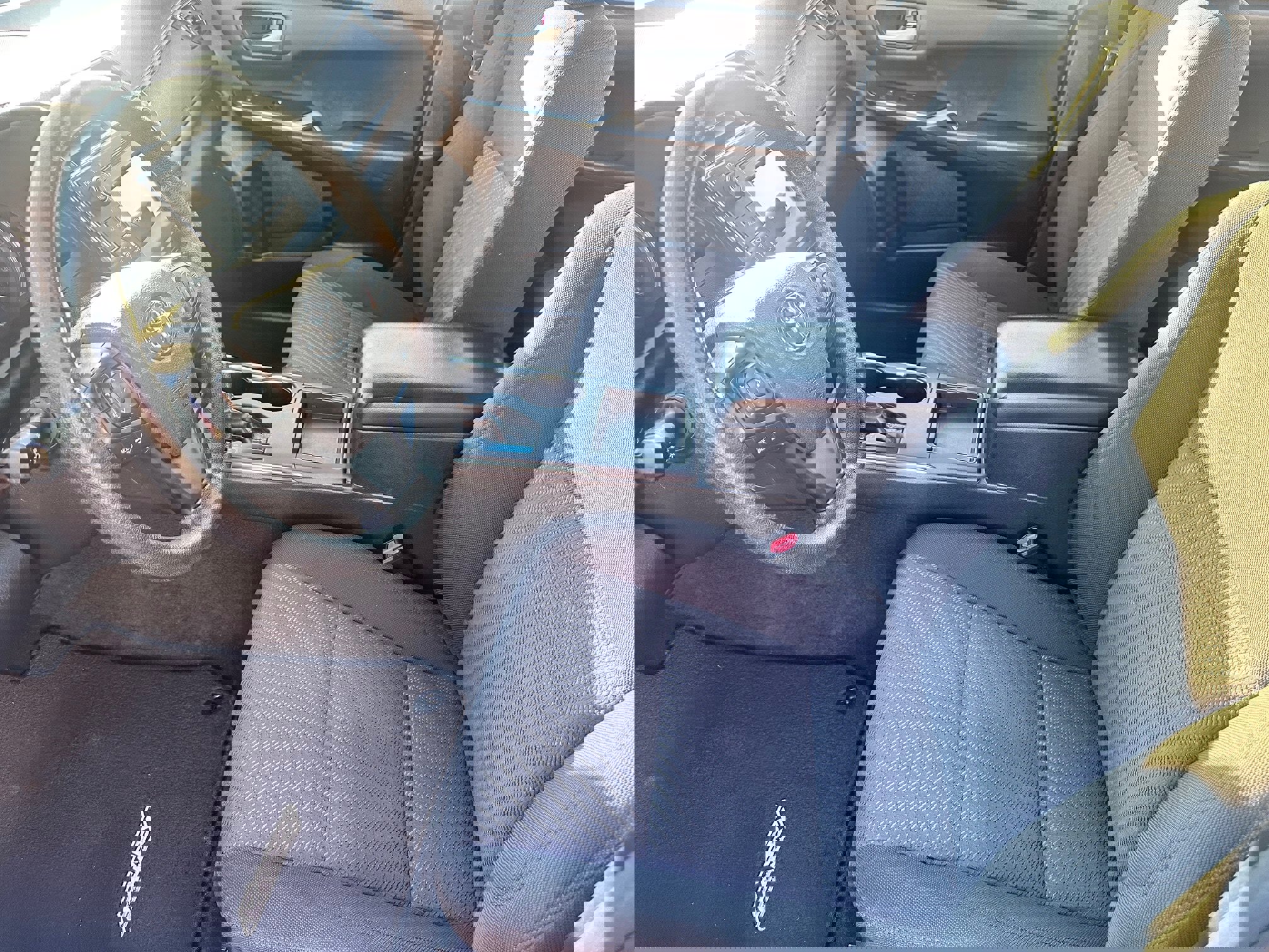 Used 2017 Toyota Camry LE image 5