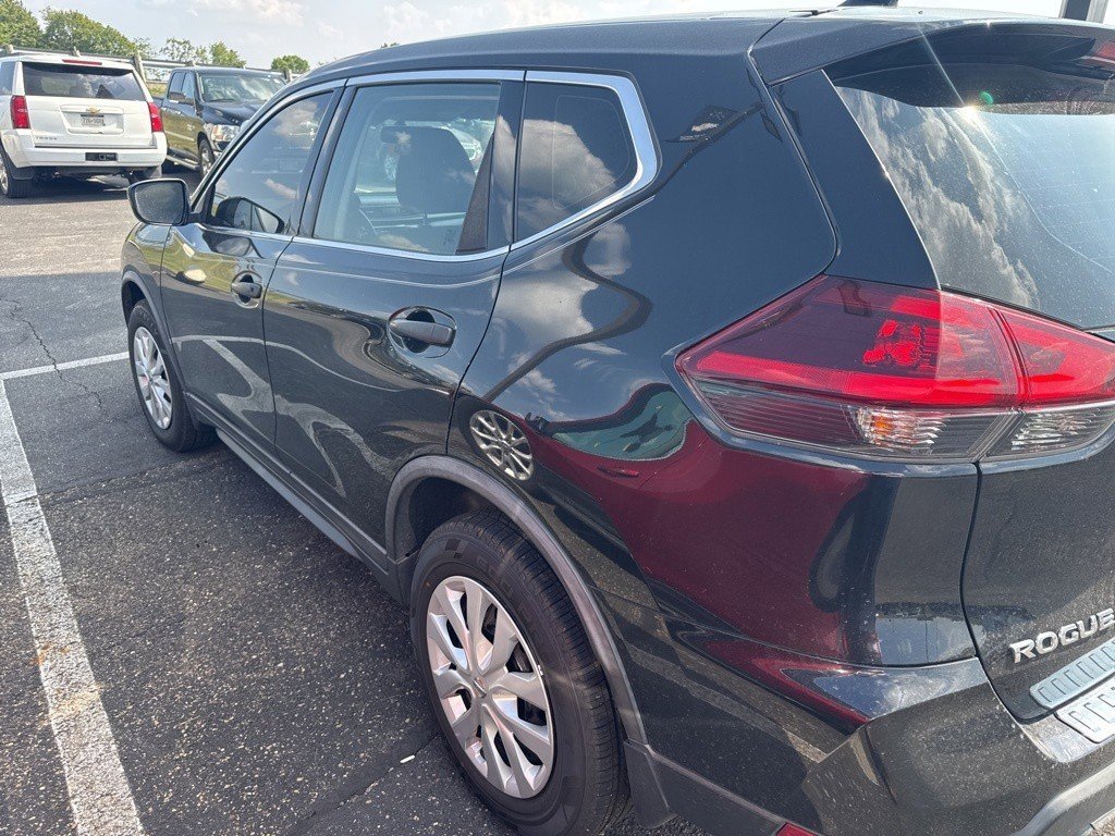 Used 2018 Nissan Rogue S image 5
