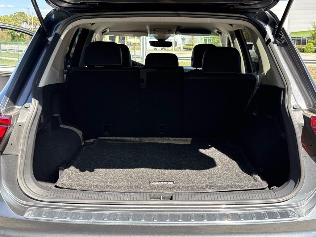 Used 2022 Volkswagen Tiguan SE AWD/4WD image 33