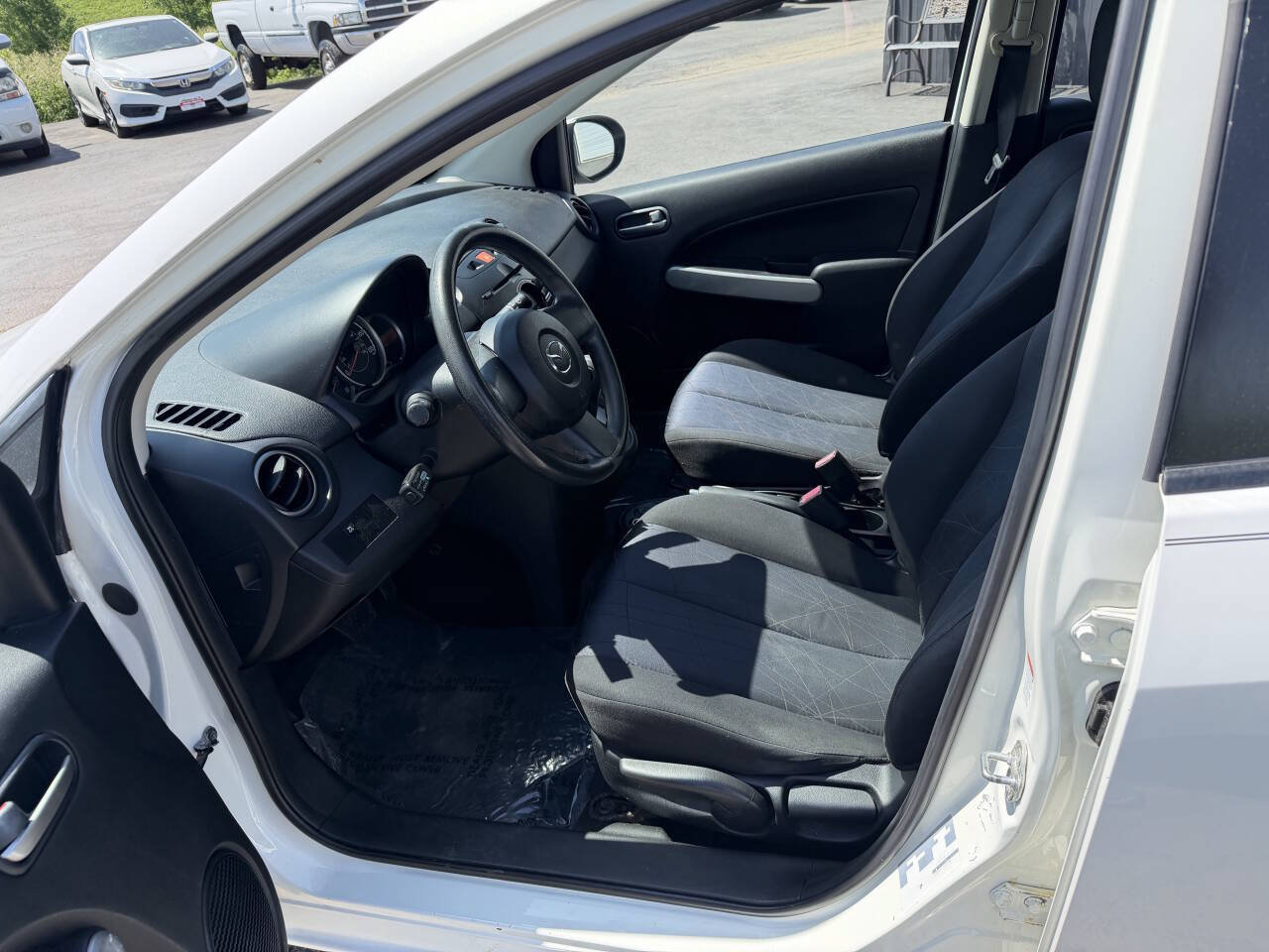 Used 2011 MAZDA MAZDA2 Sport FWD image 7