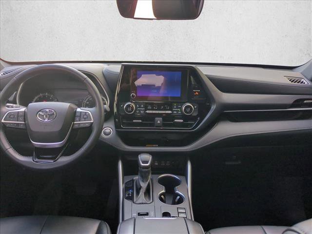 Used 2024 Toyota Highlander XSE image 18