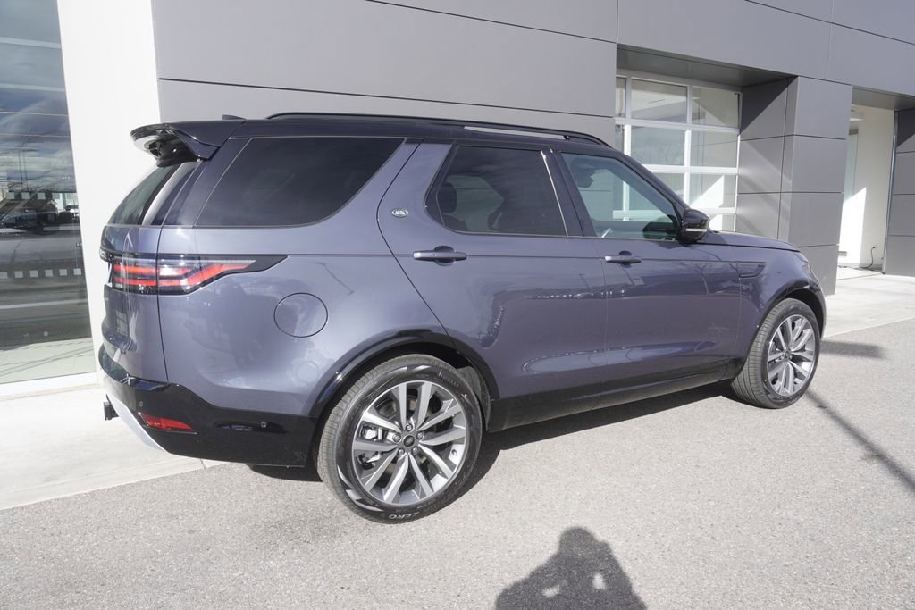 New 2026 Land Rover Discovery Limited Edition image 4