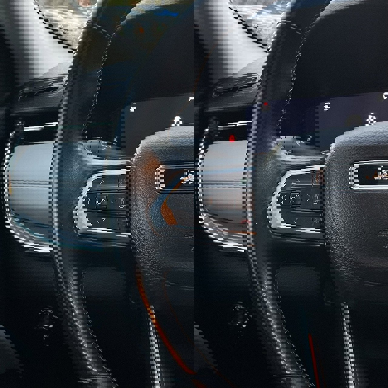 Used 2022 Jeep Compass Limited w/ Elite Group image 13