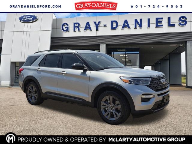 Used 2022 Ford Explorer XLT w/ Equipment Group 202A image 1