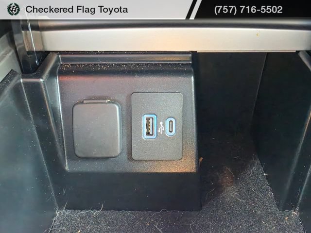 Used 2021 Ford Explorer XLT RWD image 18