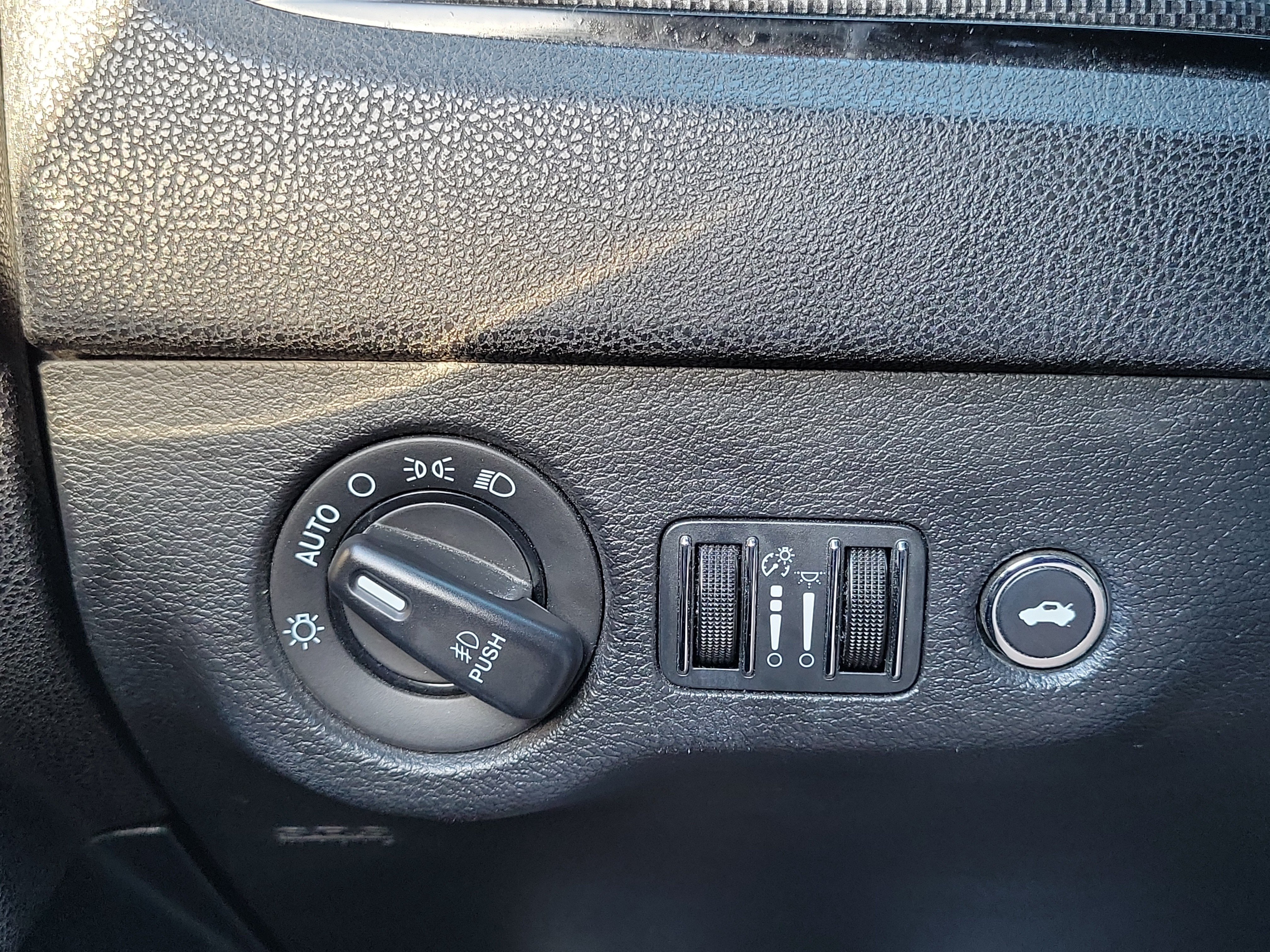 Used 2014 Chrysler 300 S RWD image 12