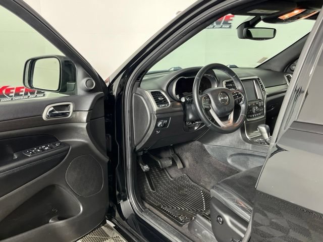 Used 2018 Jeep Grand Cherokee Altitude AWD/4WD image 25