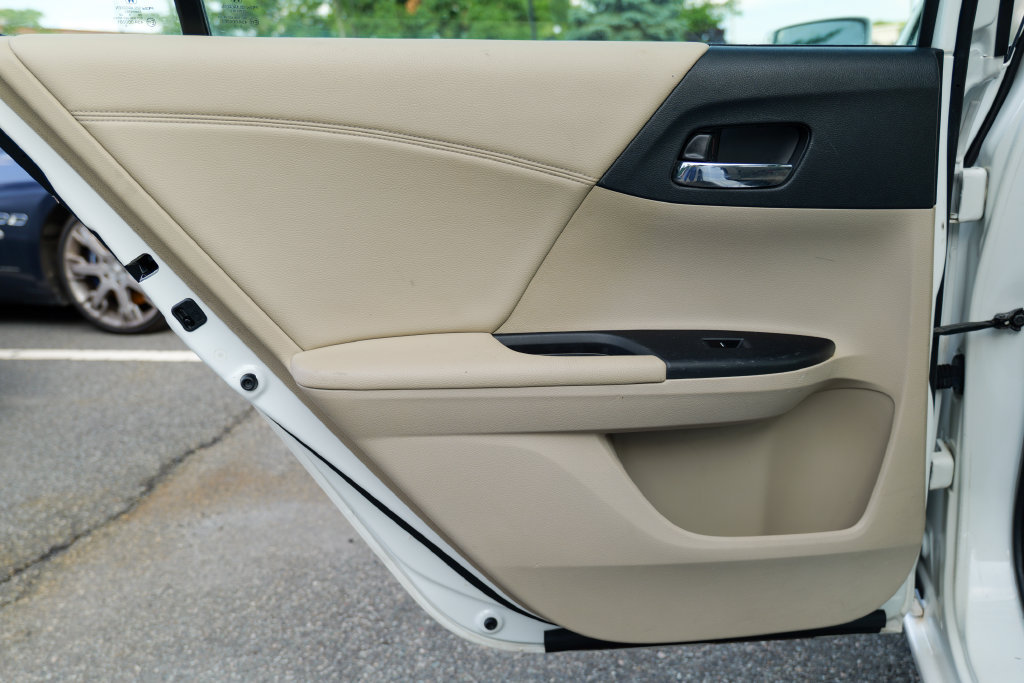Used 2016 Honda Accord EX image 25