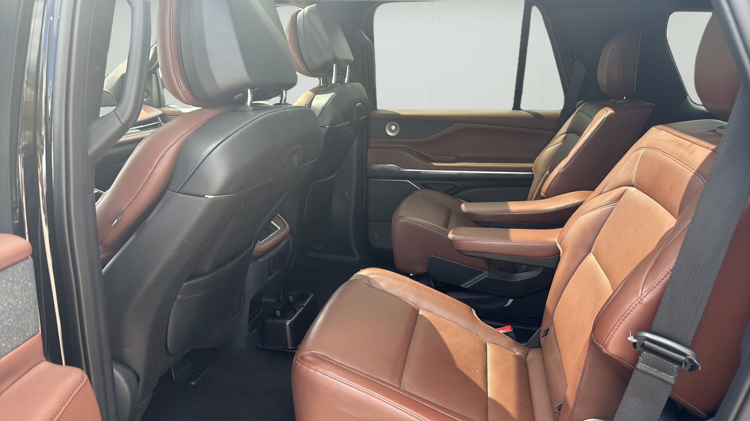 Used 2025 Lincoln Navigator Reserve AWD/4WD image 22