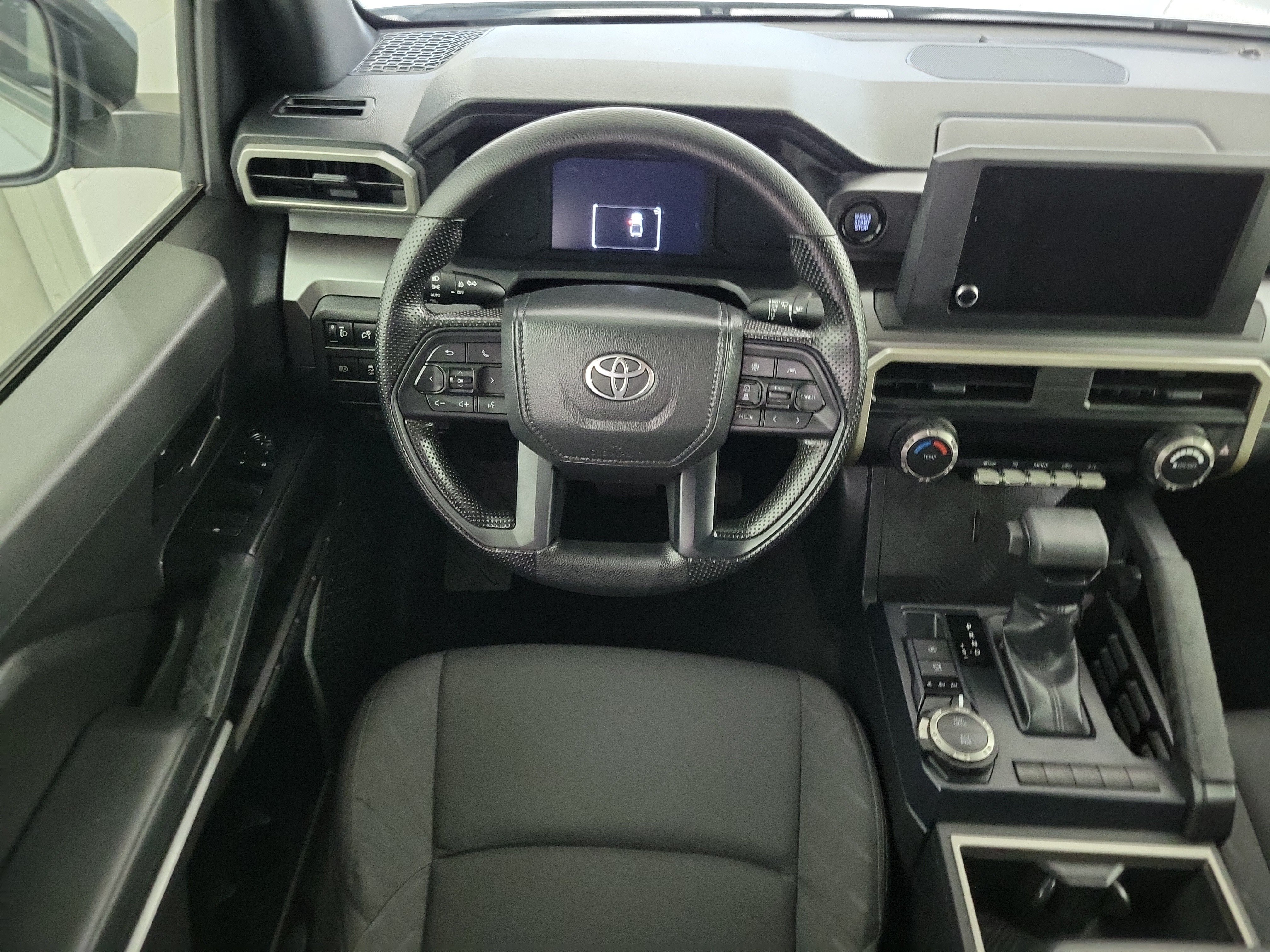 Certified 2025 Toyota Tacoma SR5 AWD/4WD image 12