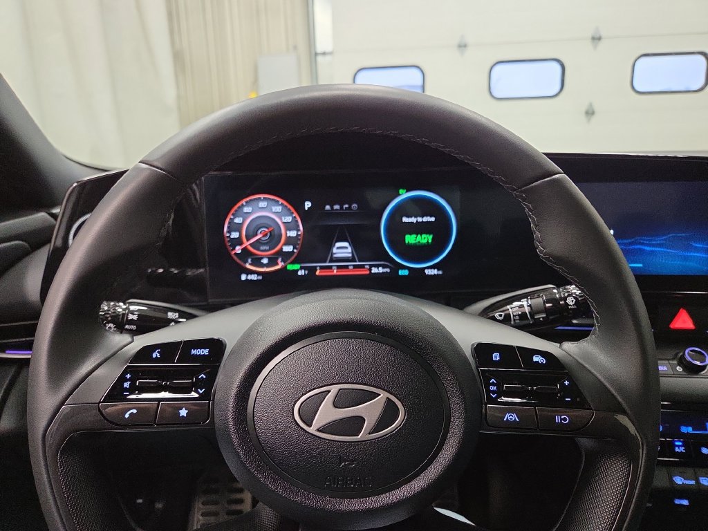 Used 2025 Hyundai Elantra SEL FWD image 20