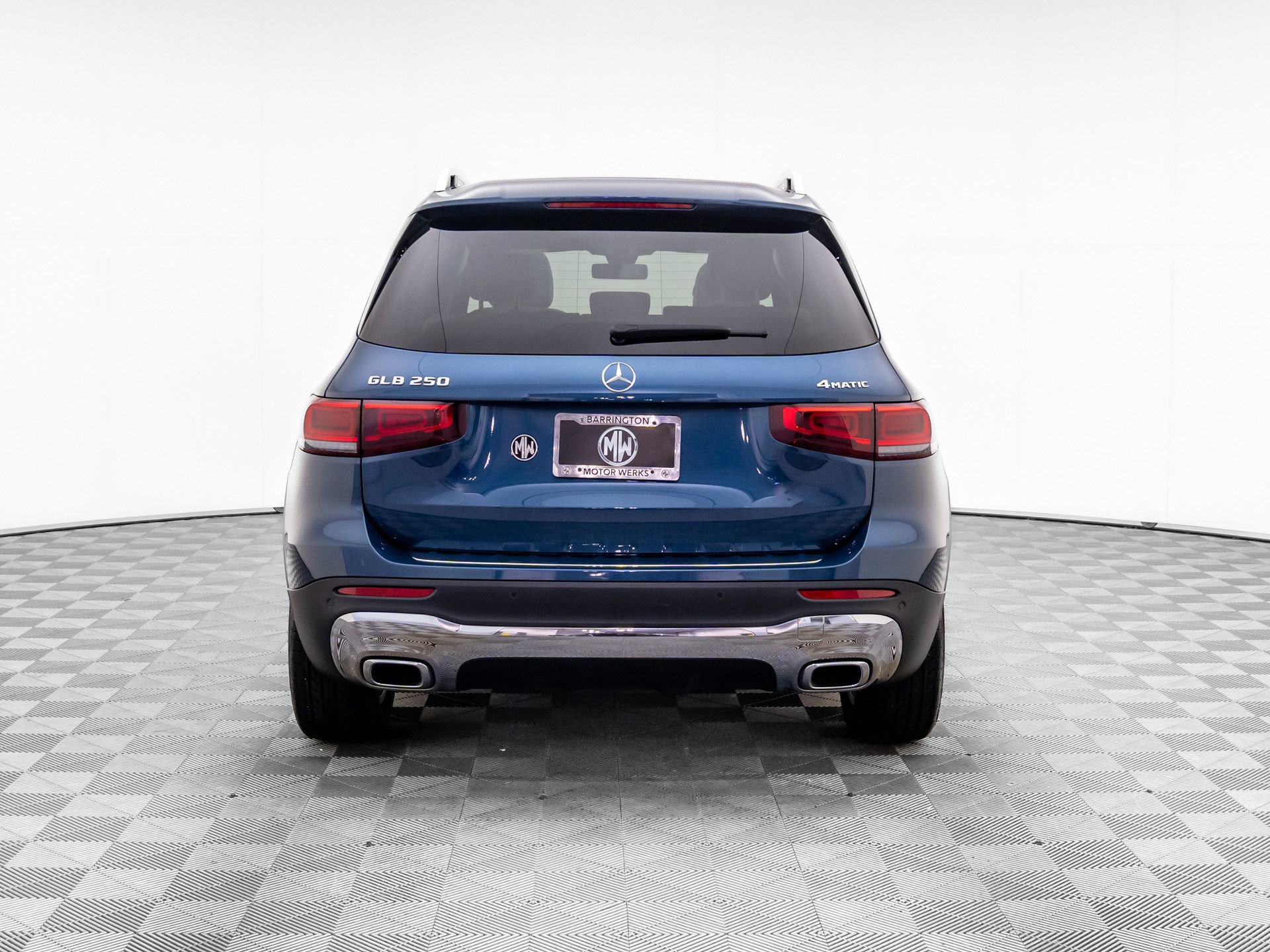 Used 2023 Mercedes-Benz GLB 250 4MATIC image 4