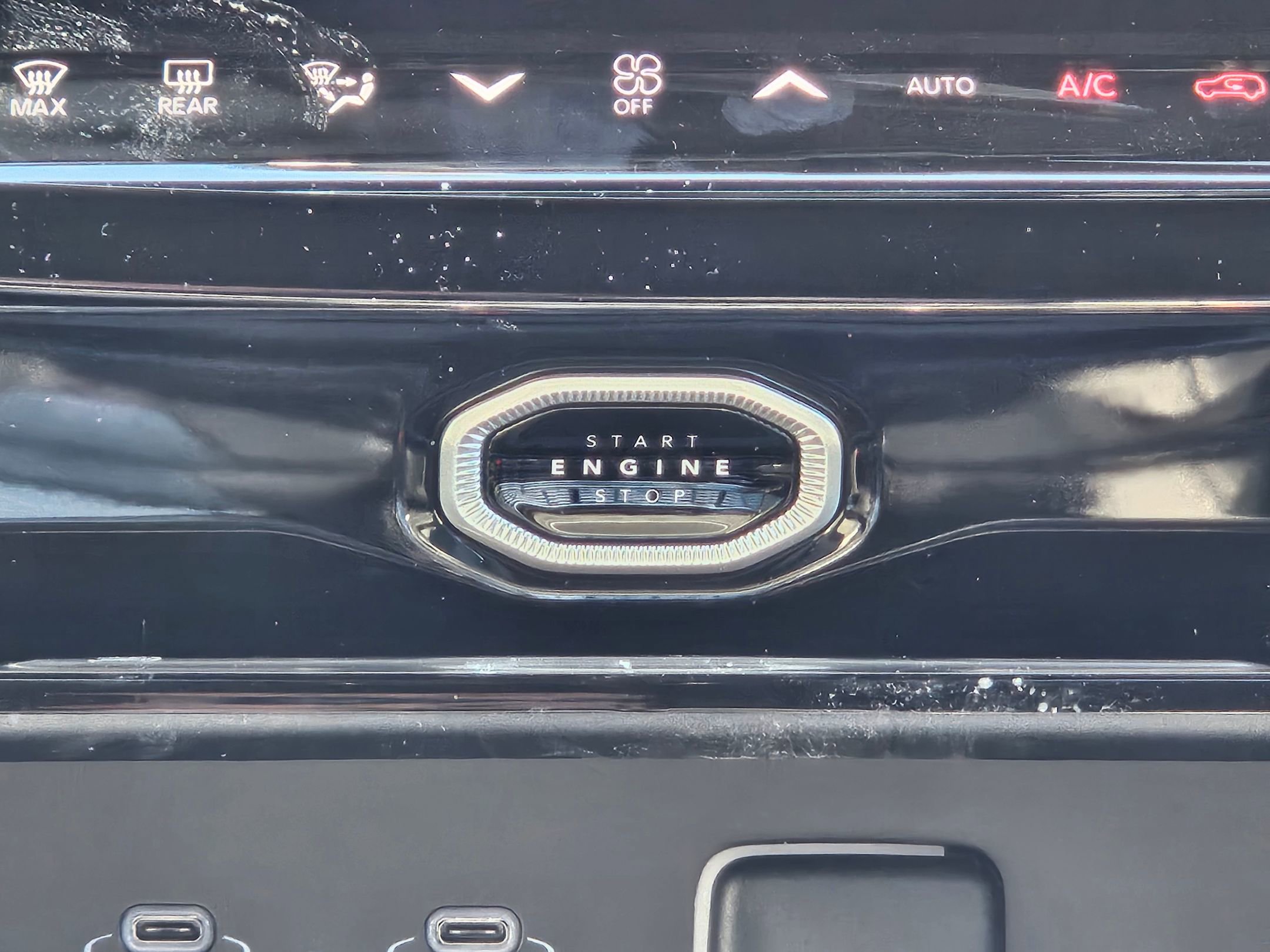 New 2026 Jeep Grand Cherokee Altitude image 13