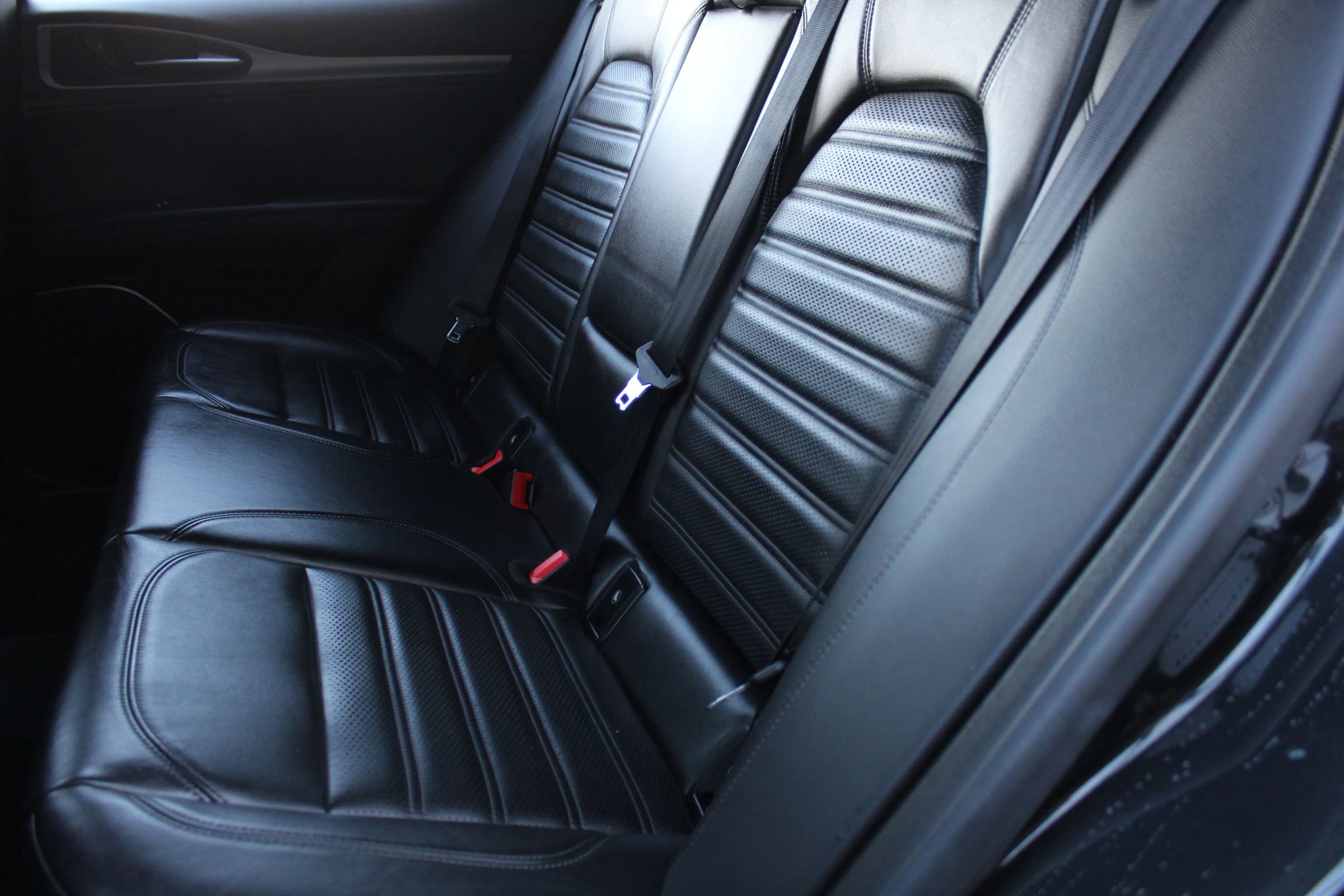 Used 2018 Alfa Romeo Stelvio Ti Sport image 13