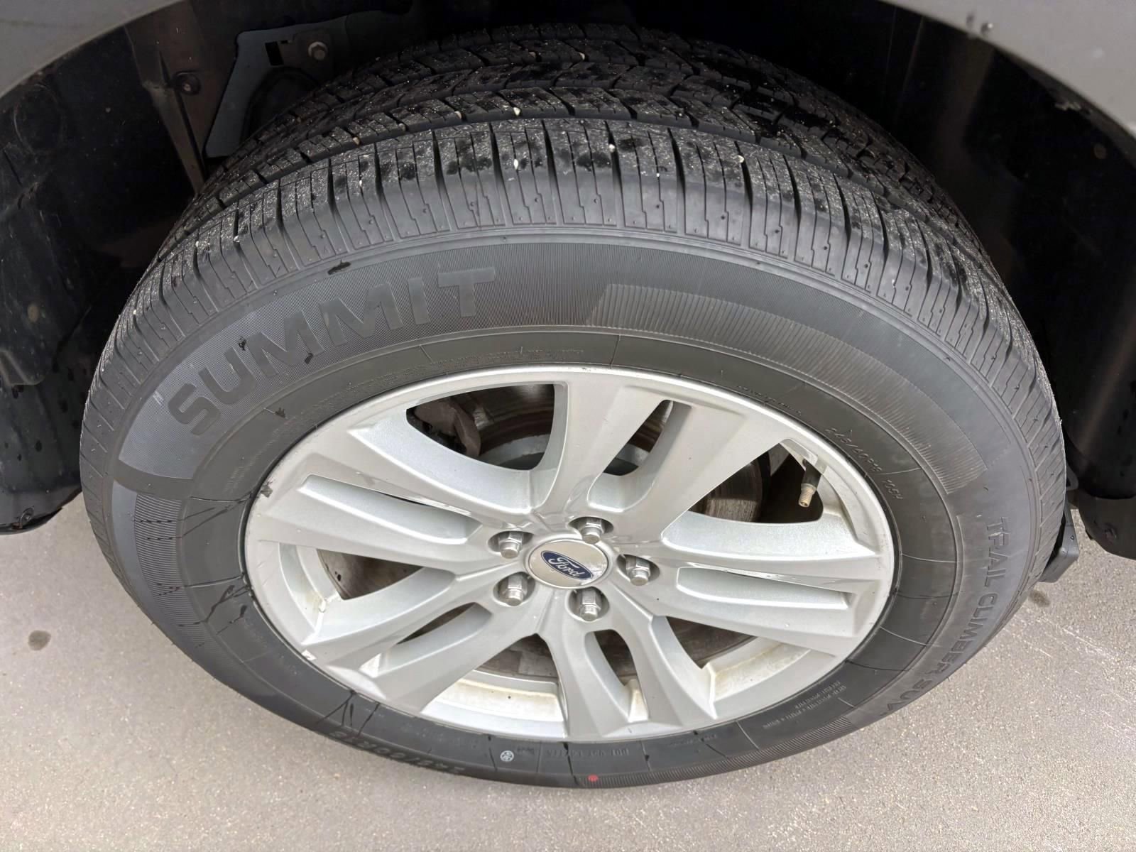 Used 2018 Ford Explorer XLT w/ Equipment Group 202A image 10