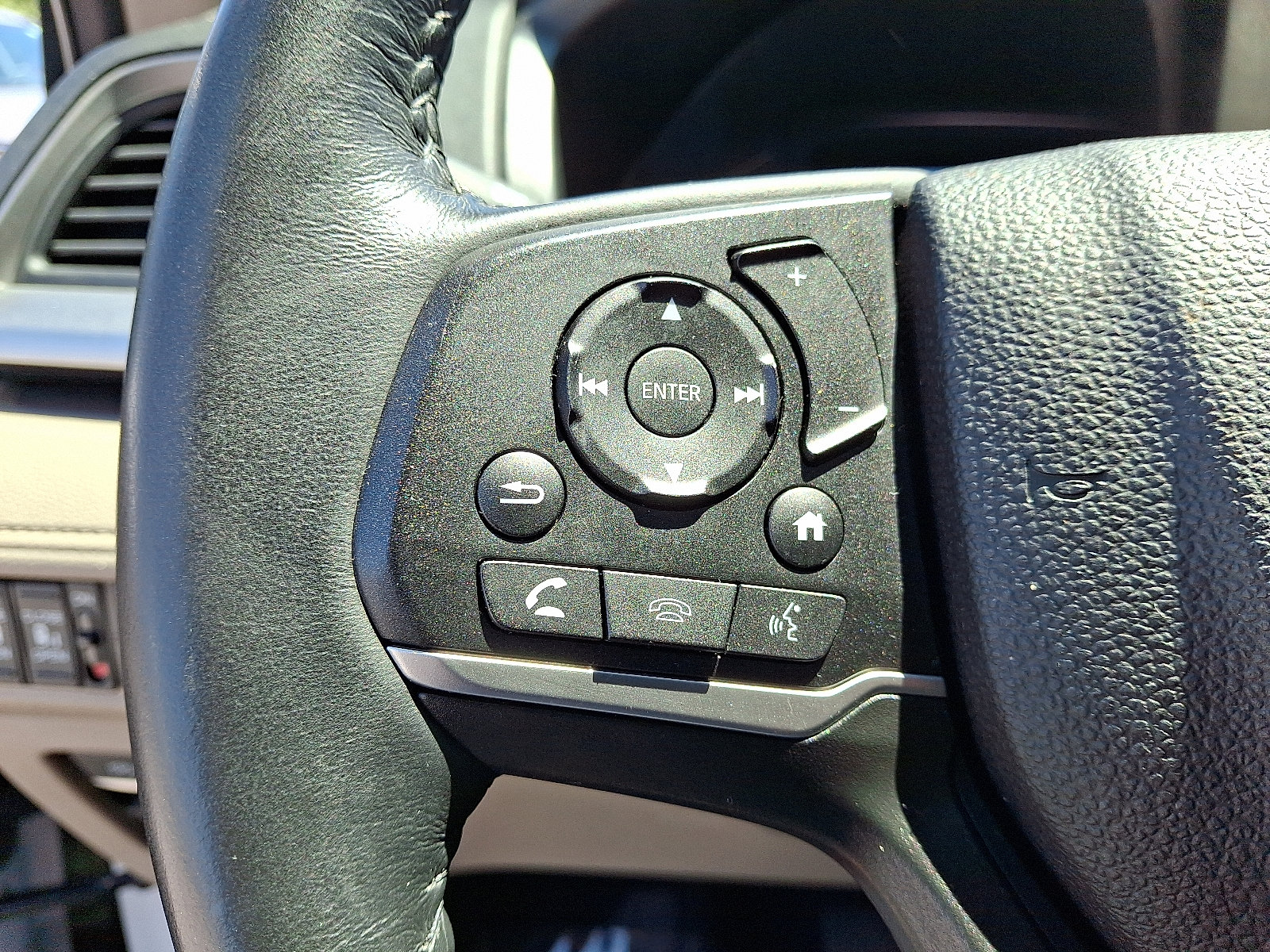 Used 2023 Honda Odyssey EX-L image 22