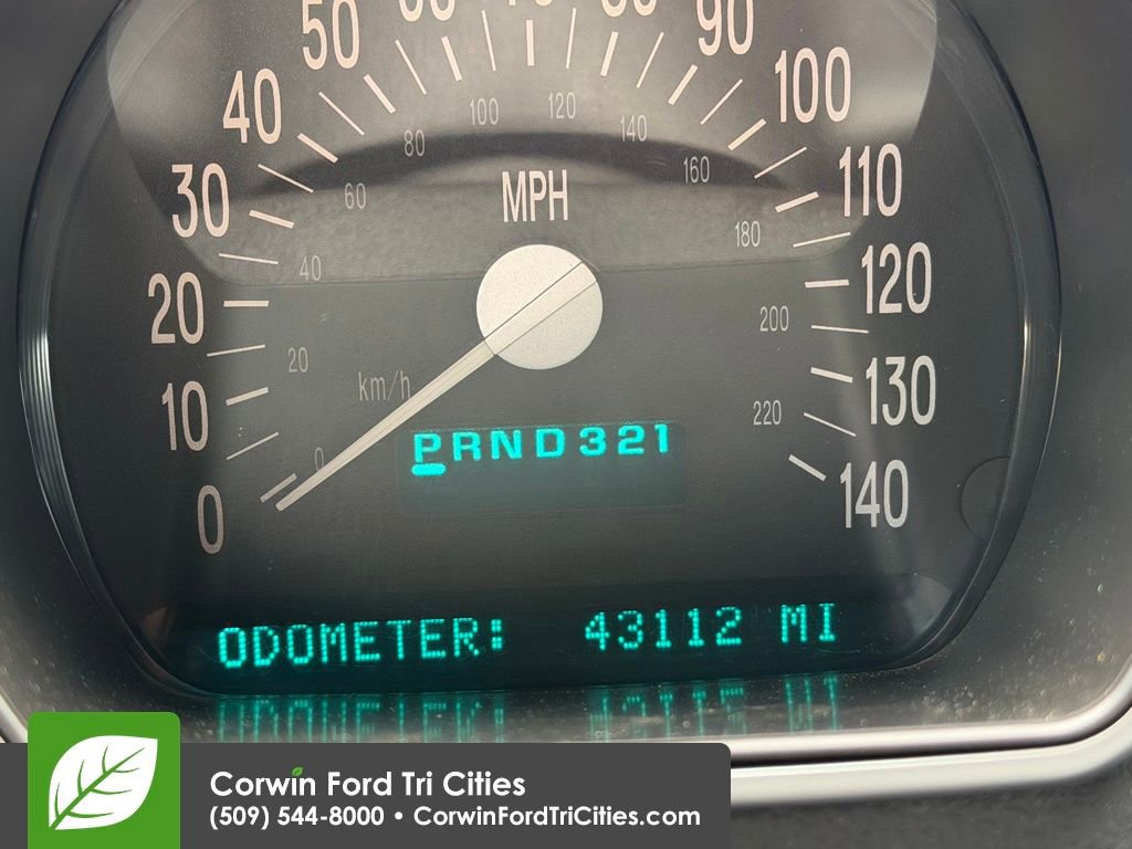 Used 2004 Chevrolet SSR w/ Preferred Equipment Group image 14