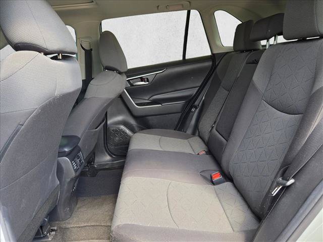 Used 2020 Toyota RAV4 XLE w/ Convenience Package FWD image 17