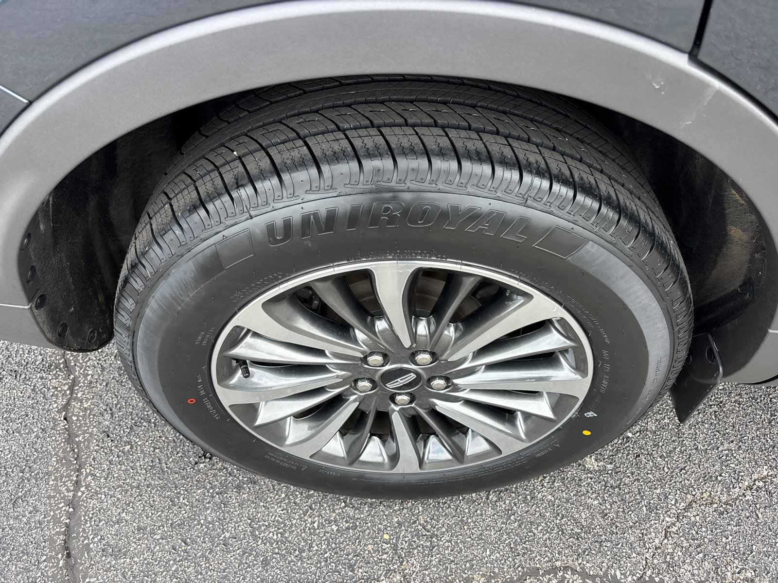 Certified 2023 Lincoln Nautilus AWD w/ Premium Package image 10