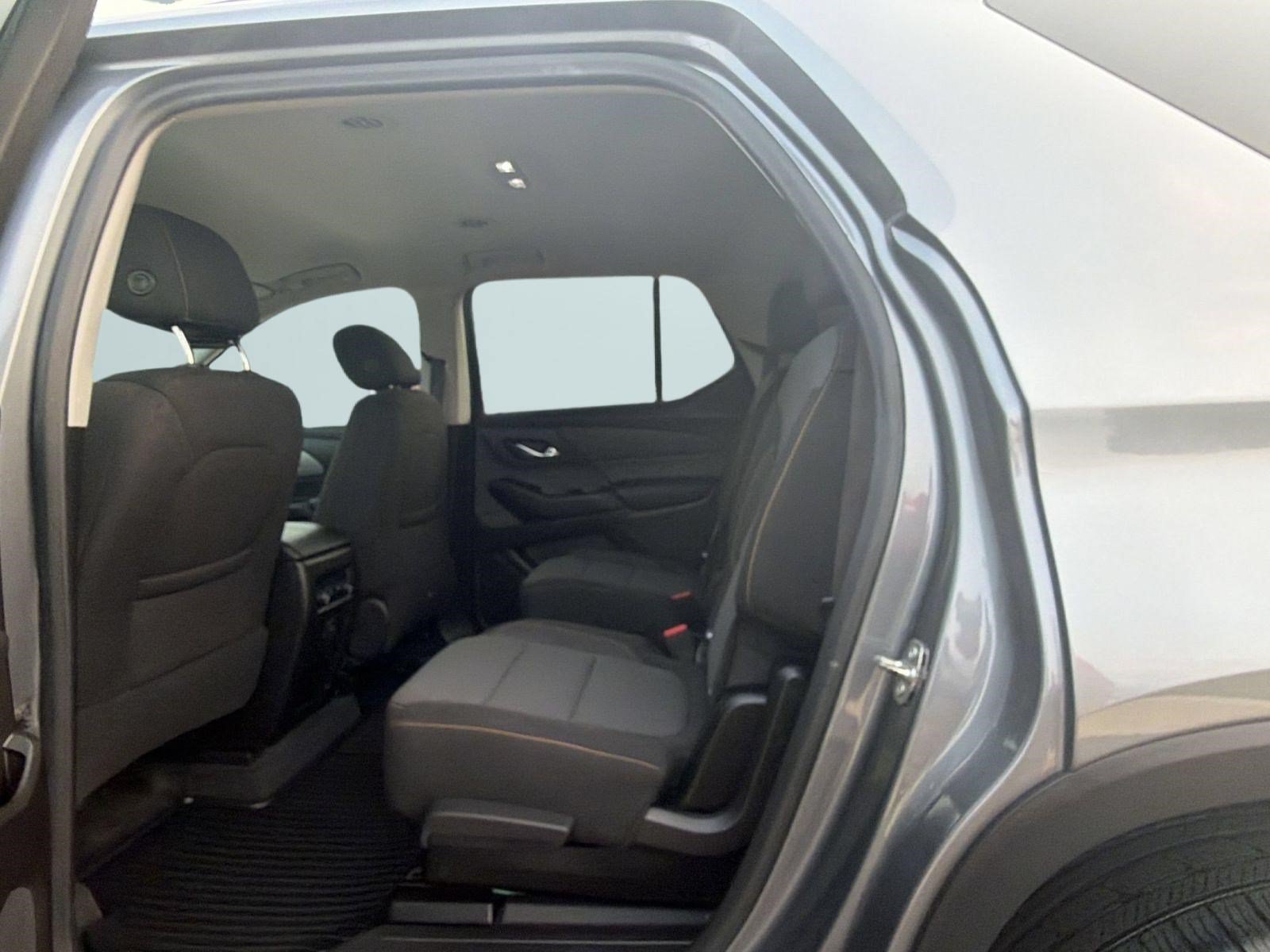 Used 2019 Chevrolet Traverse LT FWD image 19