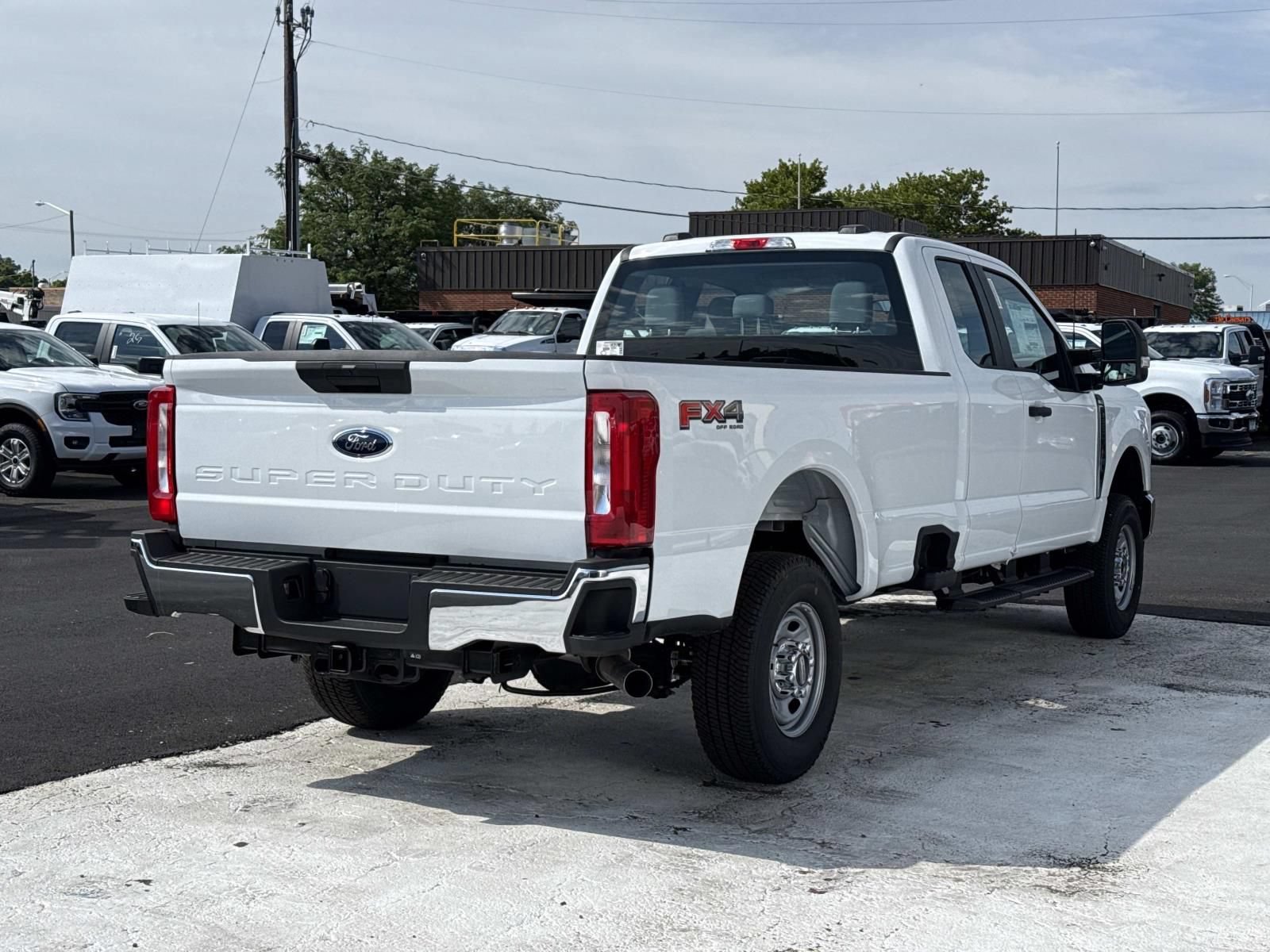 New 2026 Ford F250 XL w/ FX4 Off-Road Package AWD/4WD image 3