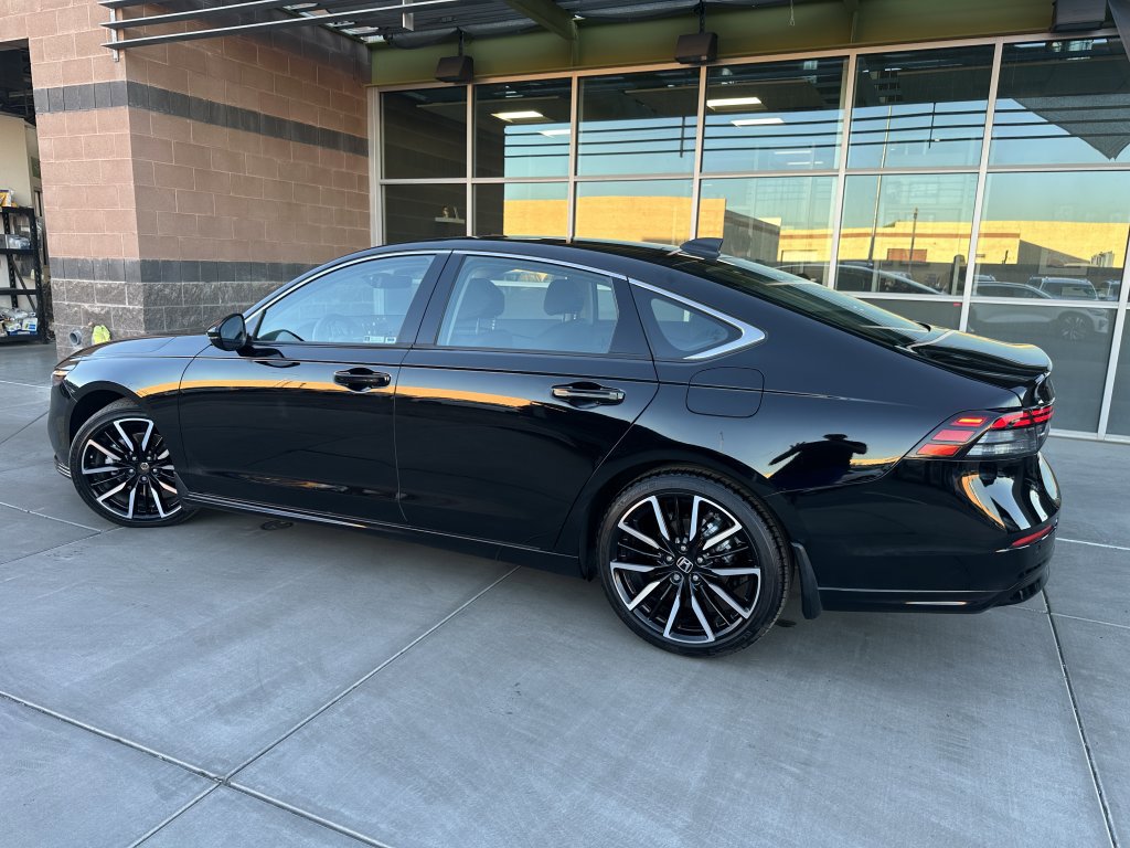 Used 2024 Honda Accord Touring image 4