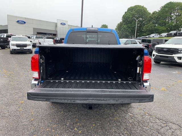 Used 2017 Toyota Tacoma SR5 w/ Tow Package RWD image 8